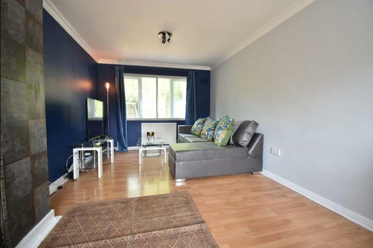3-Bedroom Comfy Home In Solihull Exterior photo